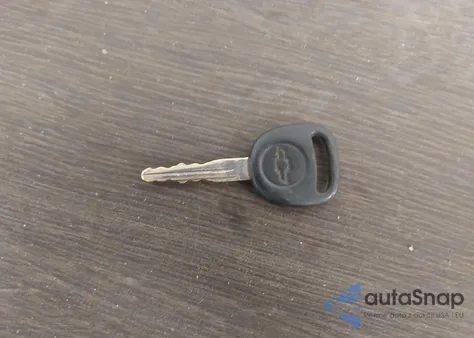 1999 Chevrolet Silverado 1500 z USA, uszkodzony, nr VIN 1GCEK14V2XZ171852